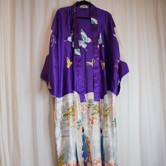 Beautiful Japanese Butterfly Traditional Kimono - Japan Import, Made in Japan - Picture 7 of 14